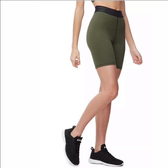 Good American Icon Bike shorts - Picture 5 of 7